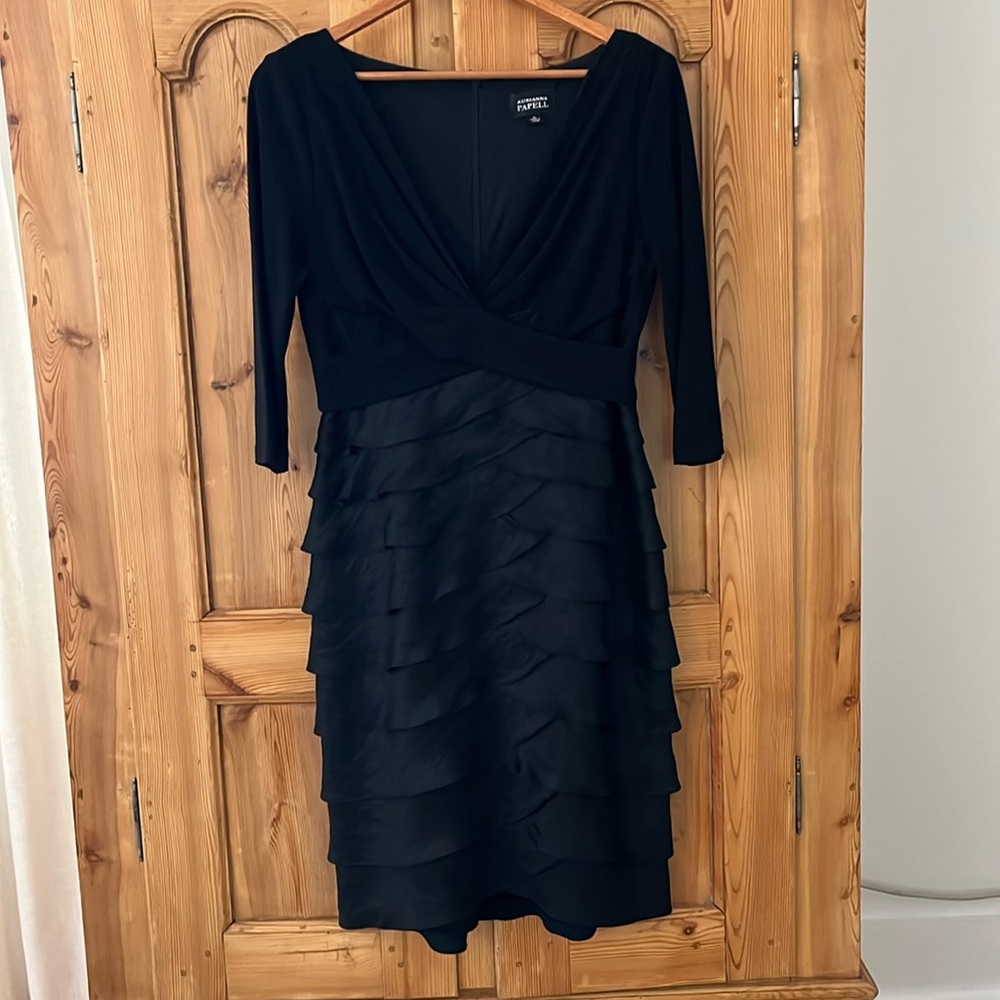 Very flattering Adrianna Papell dress